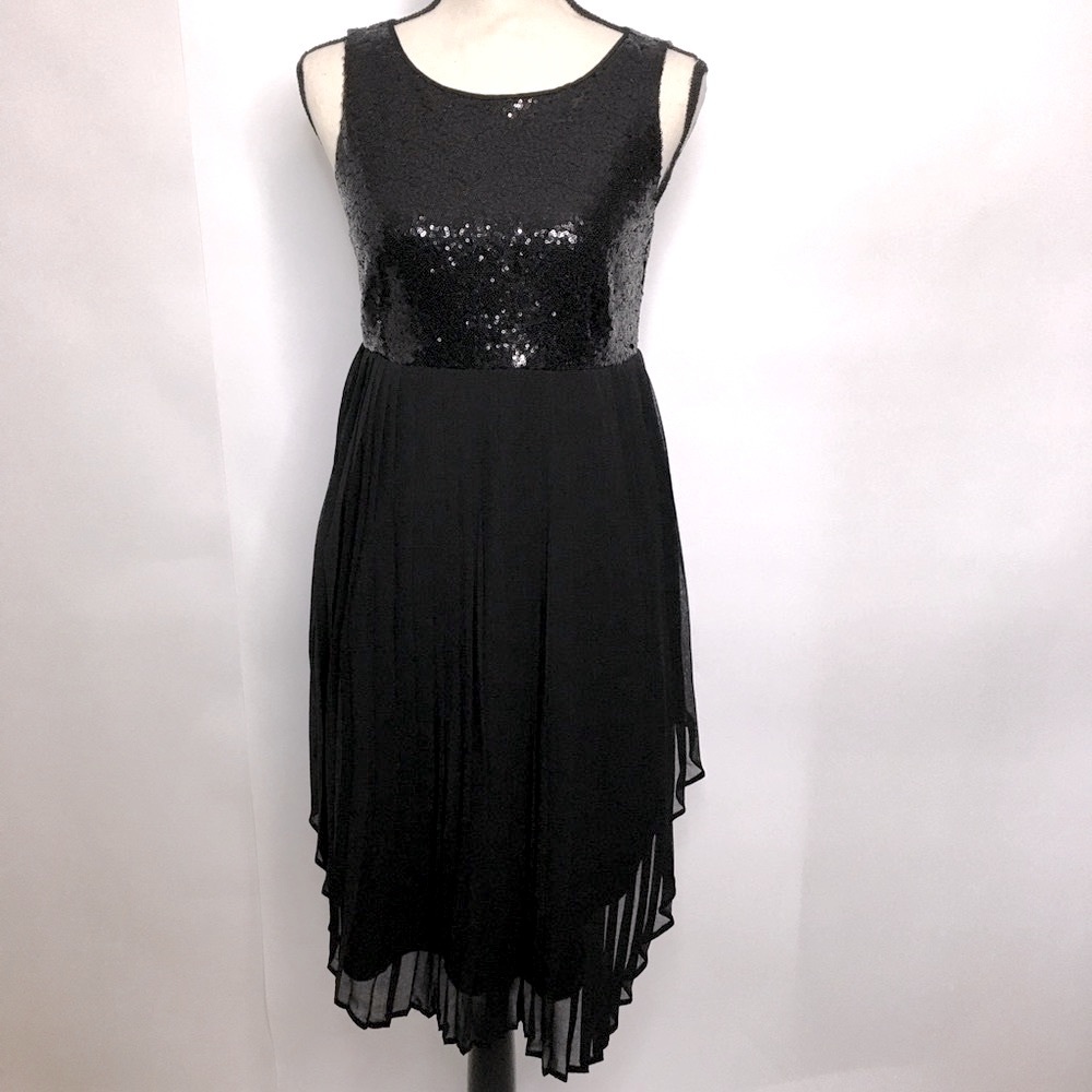 Momo Maternity Sequin Pleated Dress